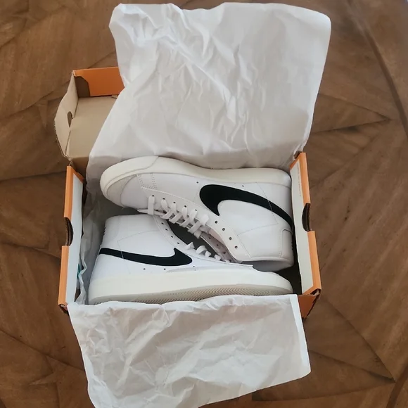 Nike Blazer Mid ‘77 - Picture 11 of 11